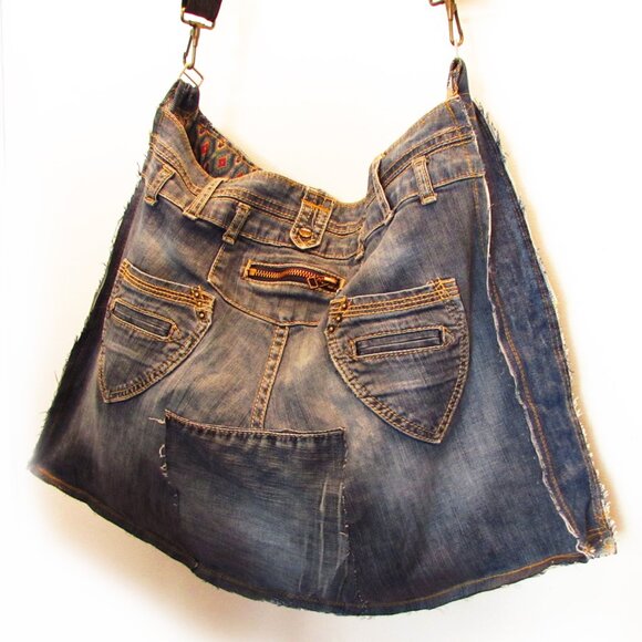 Upcycled jeans oversized bag, over the sholder bag, Made in Canada - Picture 2 of 7